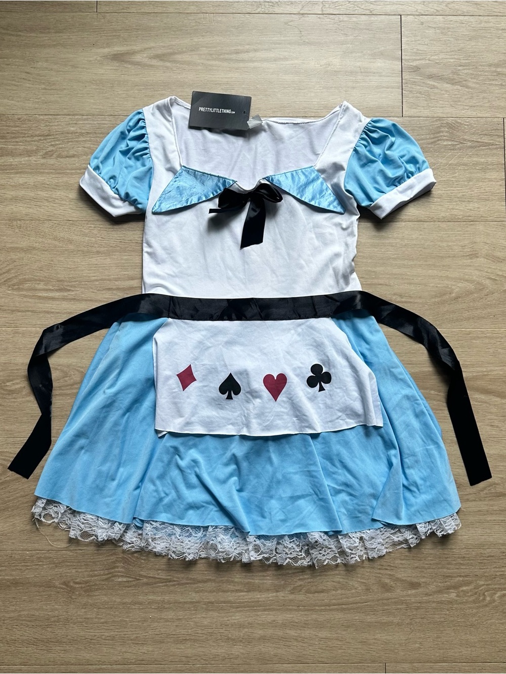 PrettyLittleThing Alice in Wonderland Costume